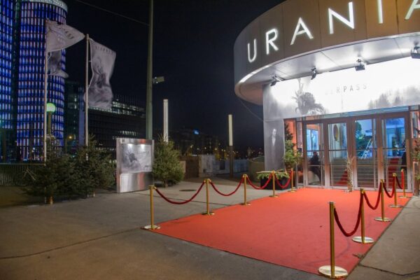 SKY Weltpremiere ´Der Pass - Die rote Jahreszeit bricht an´,
Urania Kino, Wien, 15.1.2019,
Red Carpet vor dem Urania Kino